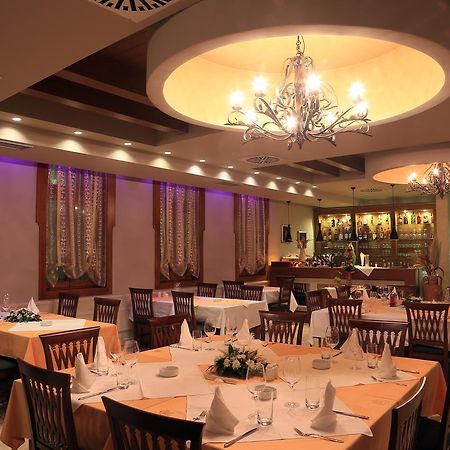 Hotel Village Stari Banovci ภายนอก รูปภาพ