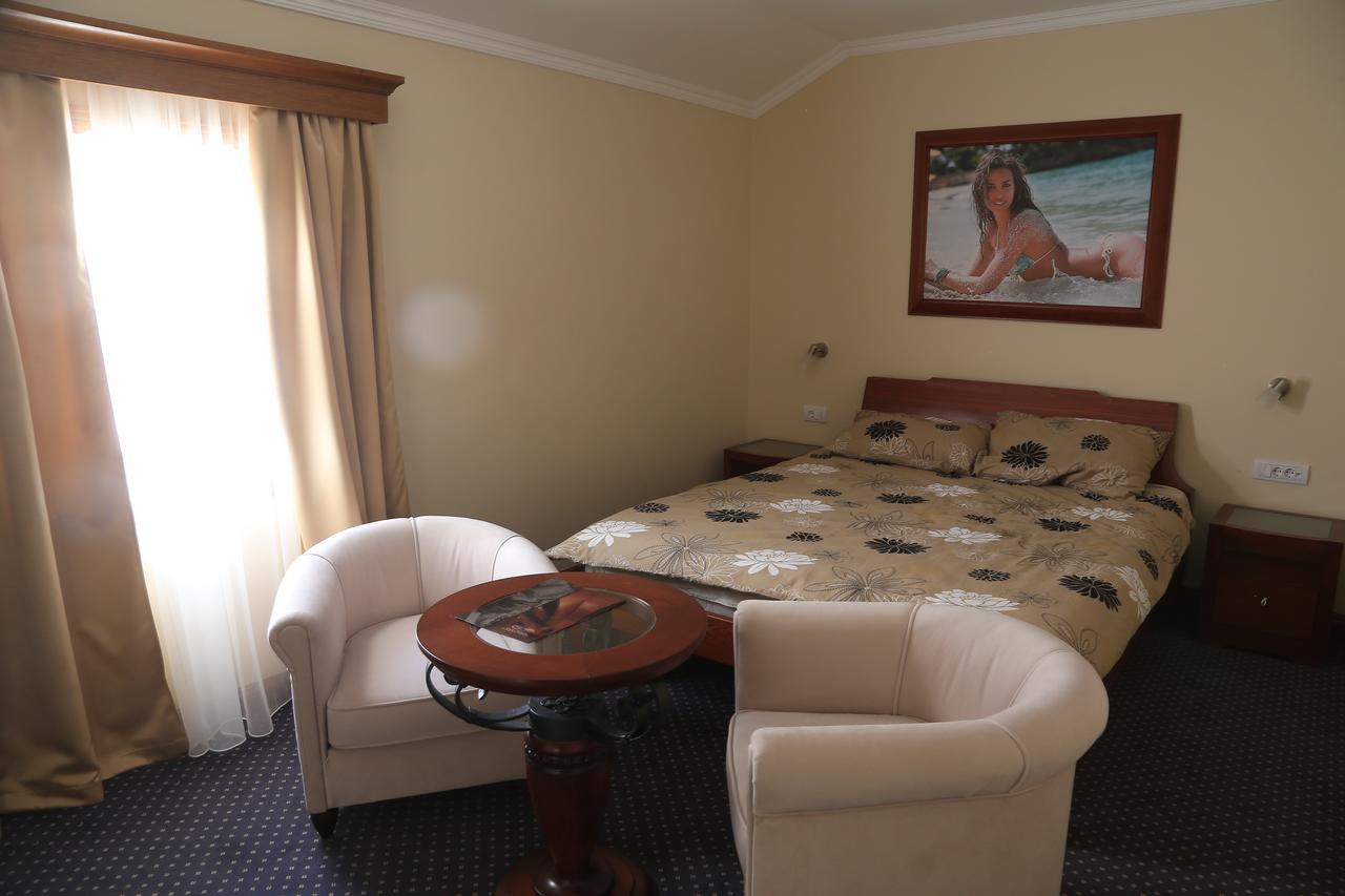 Hotel Village Stari Banovci ภายนอก รูปภาพ