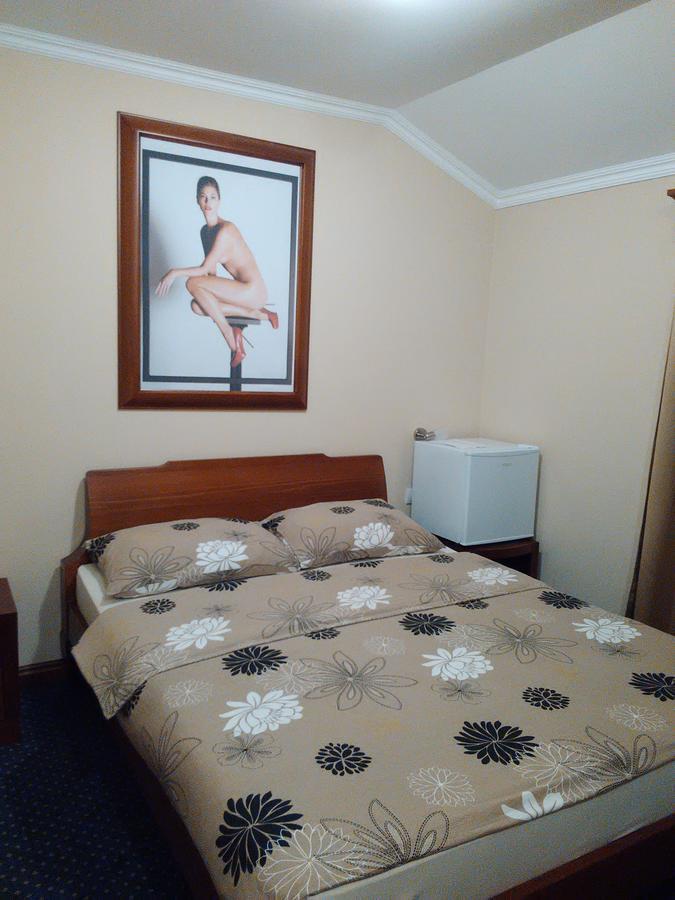 Hotel Village Stari Banovci ภายนอก รูปภาพ